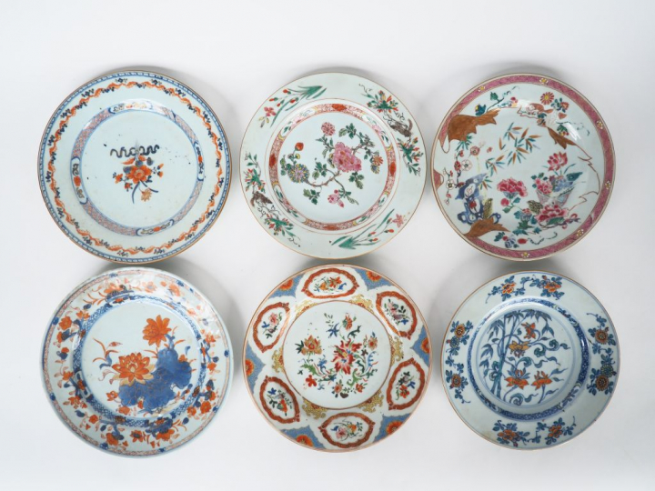 Ensemble de 6 assiettes en porcelaine Compagnie des Indes  (3 en émaux