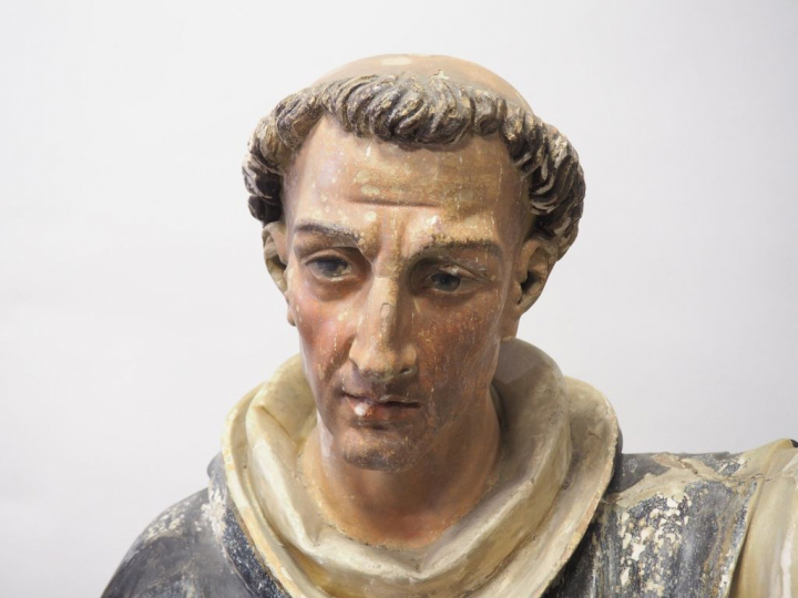 Grande sculpture en bois polychrome. " Moine dominicain prêchant". H. 