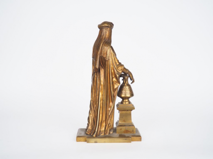 Eutrope BOURET. "Porteuse d'eau". Sculpture en bronze à double patine.