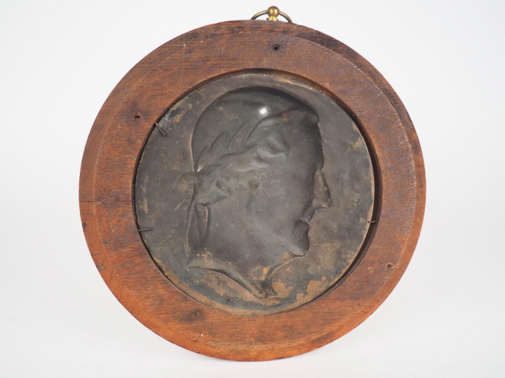 CHEVALIER. "portrait de G. Rossini" Plaque en bronze en tondo datée 18