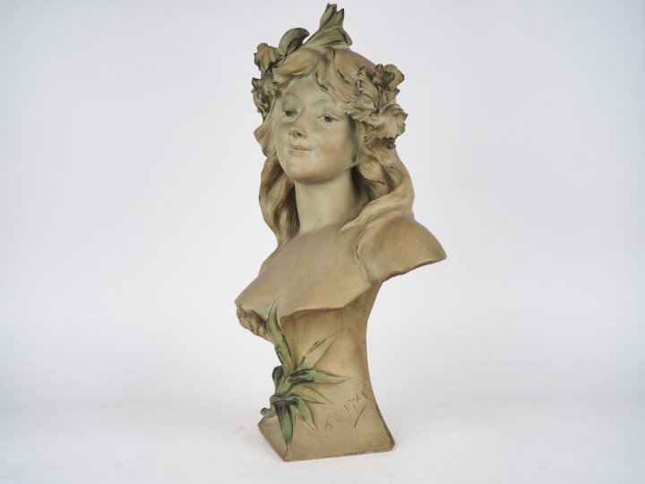 A. BRUYLS.  "Allégorie de flore". Sculpture Art nouveau en terre cuite