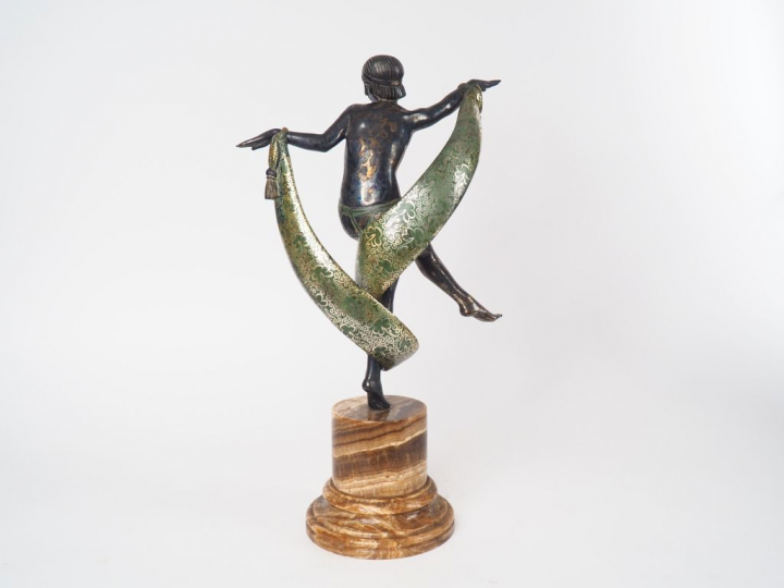 "Danseuse au foulard", sculpture Art Déco en bronze polychrome sur un 