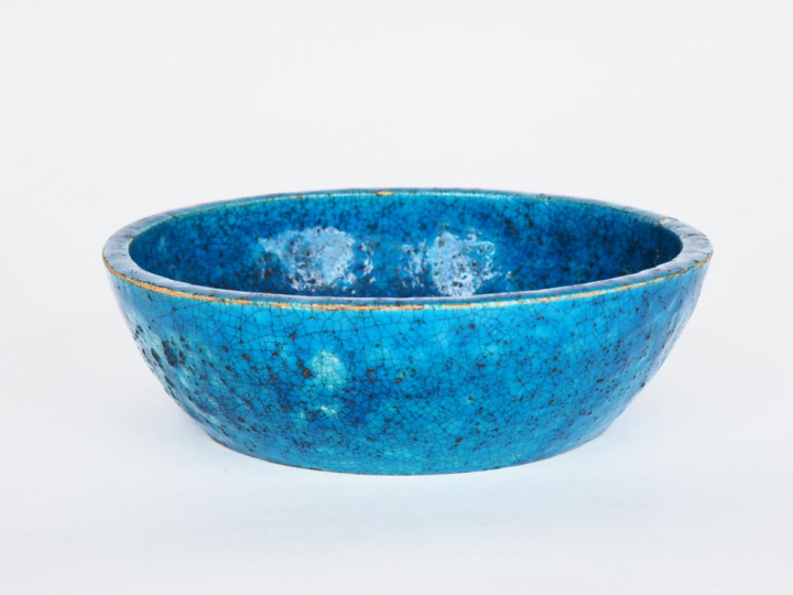 LACHENAL. Coupe en céramique bleu turquoise. Signée Dim. 7 x 23,5 cm. 