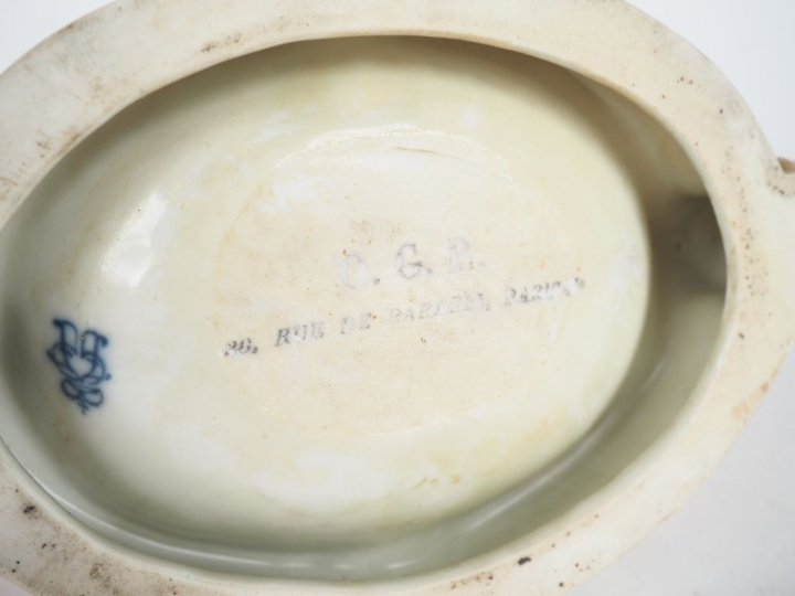 Cendrier en porcelaine polychrome de Copenhague à décor de deux singes