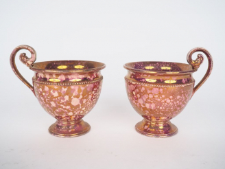 Vente aux enchères Paire de tasses à anses XIXème en céramique lustrée de Jersey à tonali