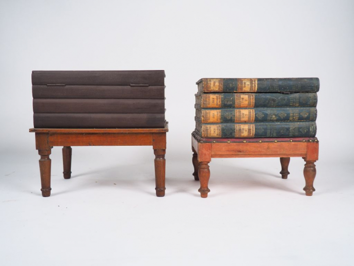 2 différents tabourets XIXème en forme de pile de livres.  Dim. 48,5 x
