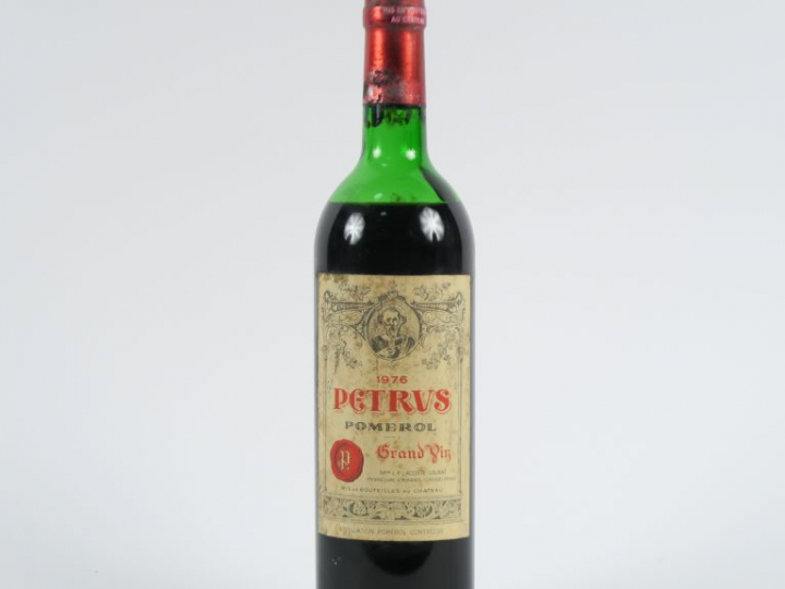 1 BOUTEILLE PETRUS POMEROL - 1976 - BEP/ELS/CAPS CORRODÉE
