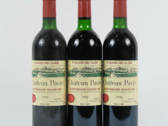 Vente aux enchères 3 BOUTEILLES CHÂTEAU PAVIE 1er GCC ST EMILION - 1990 - 2 BG/1 LB
