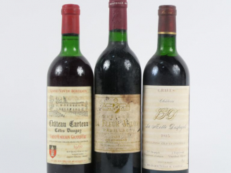 Vente aux enchères 3 BOUTEILLES : 1 CHÂTEAU CARTEAU GC ST EMILION 1980 HEP - 1 CHÂTEAU LA