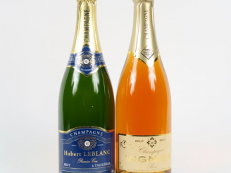 Vente aux enchères 2 BOUTEILLES CHAMPAGNE : 1 HUBERT LEBLANC 1er CRU - 1 VIGNIER ROSÉ