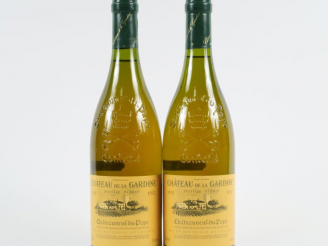 Vente aux enchères 2 BOUTEILLES CHÂTEAUNEUF DU PAPE BLANC CHÂTEAU DE LA GARDINE 'VIEILLES