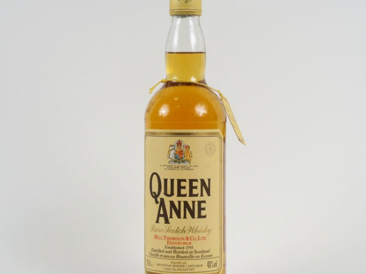 1 BOUTEILLE SCOTCH WHISKY QUEEN ANNE - COFFRET
