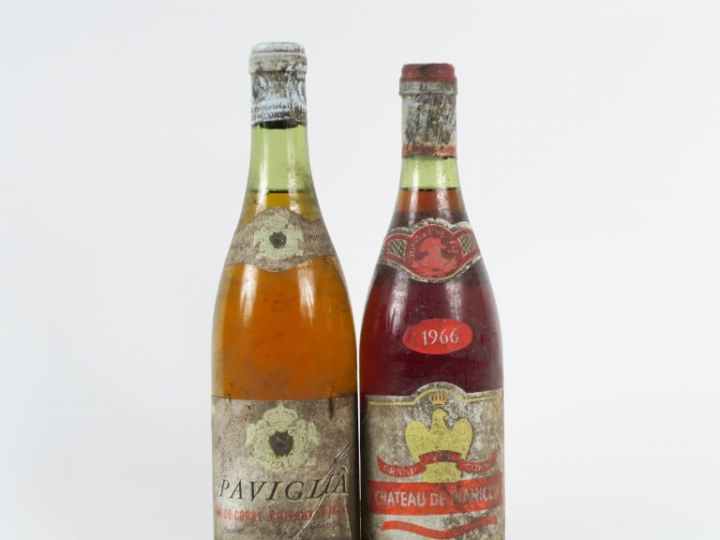 2 BOUTEILLES VIN CORSE : 1 CHÂTEAU DE PIANICCIA 1966 - 1 DOMAINE PAVIG