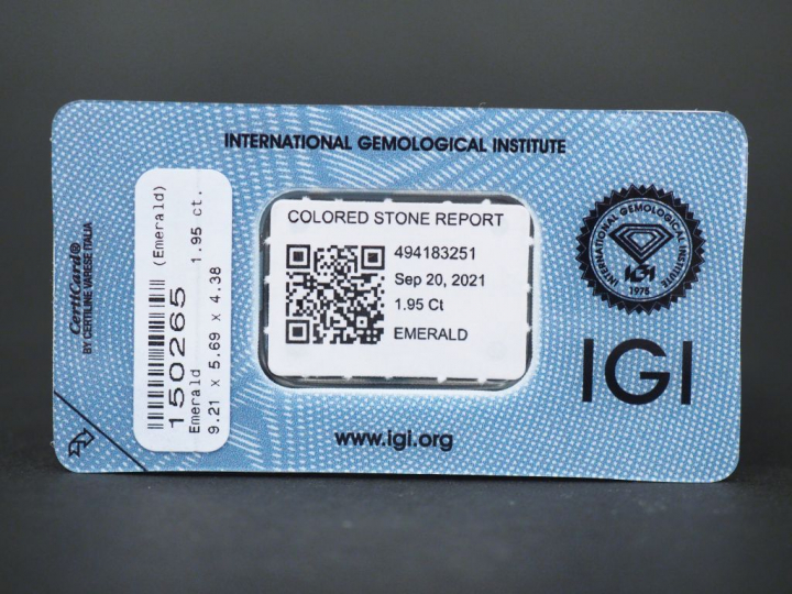 Emeraude sur papier de 1,95 ct. Avec son certificat.