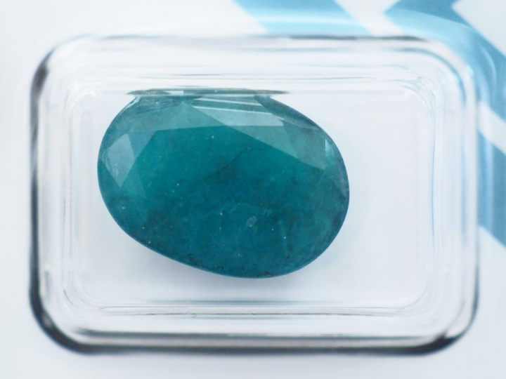 	Emeraude sur papier de 7,61 ct. Avec son certificat.