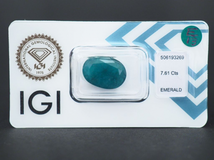 	Emeraude sur papier de 7,61 ct. Avec son certificat.