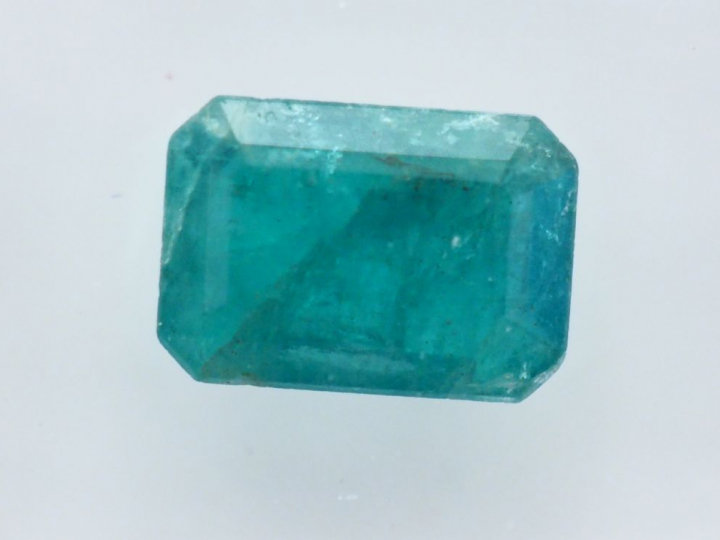 Emeraude sur papier de 2,44 ct. Avec son certificat.