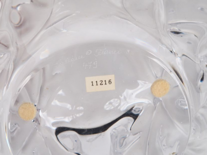 LALIQUE . Coupe "Champs Elysées", dans sa boîte. Signée. Dim. 19,5 x 4