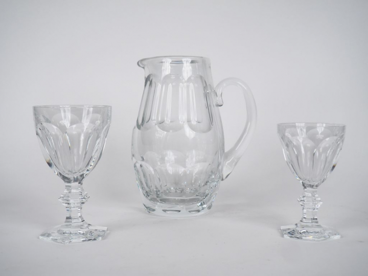 BACCARAT. Partie de service de verres en cristal modèle "Harcourt". Co