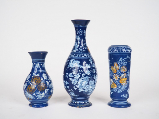 Vente aux enchères 3 vases fin XVIIIème début XIXème en faïence de Nevers décor "persan".