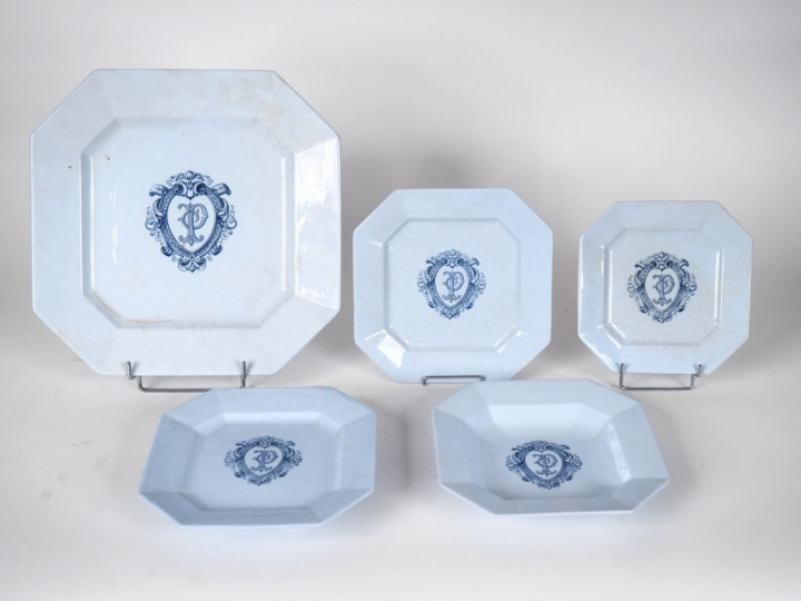 Partie de service de table Napoléon III en terre de fer à décor en cam