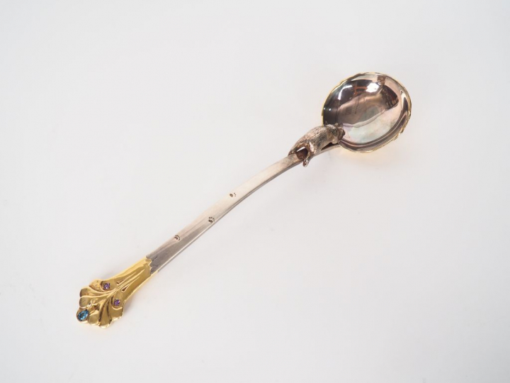 Duc de GUISES. Louche "ours de Pyrénées". Louche en en argent à décor 