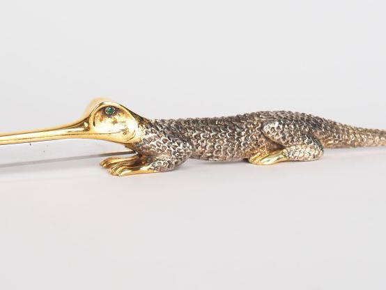 DUC de GUISES. Couteau "Gavial". Couteau en argent et vermeil les yeux