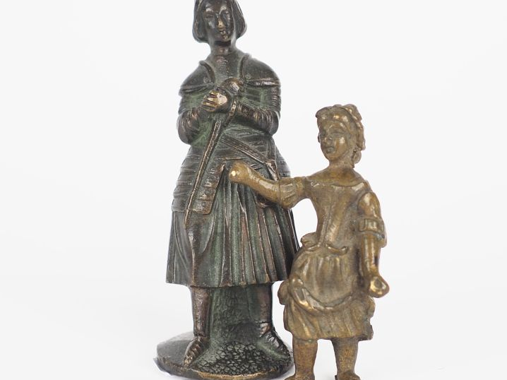 Sujet XIXème en bronze "Jeanne d'Arc". On y joint un petit sujet en br