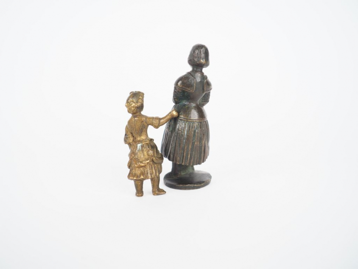 Sujet XIXème en bronze "Jeanne d'Arc". On y joint un petit sujet en br