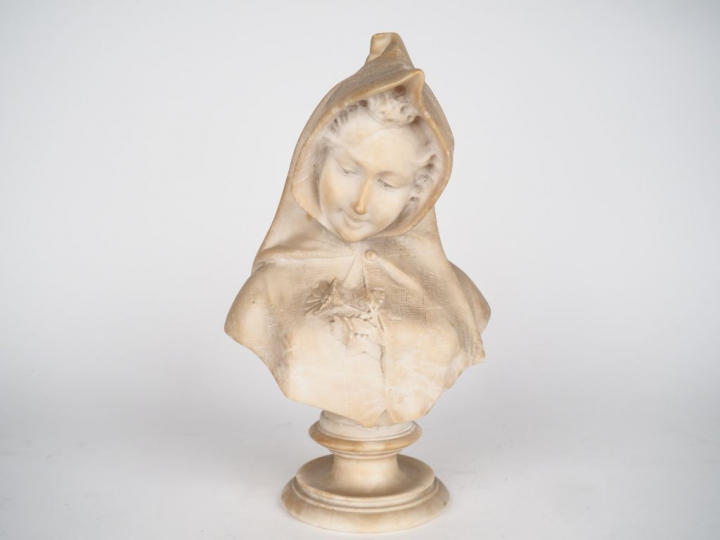 Ecole française début XXème. "Portrait de jeune fille aux fleurs". Scu