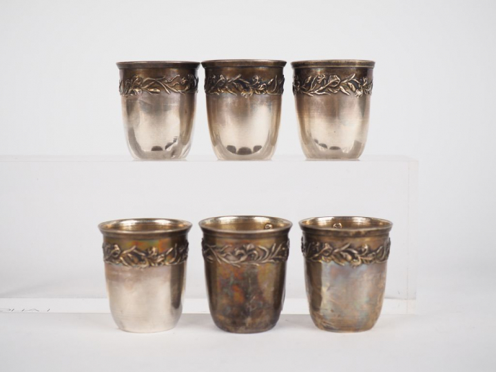 Suite de six verres à liqueur de style Art Nouveau en argent, poinçon 