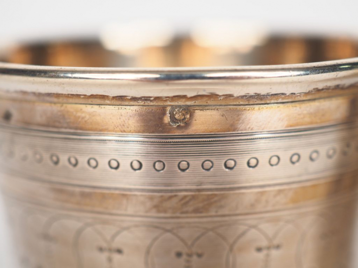 Deux différentes timbales de forme tulipe en argent, poinçon Minerve, 