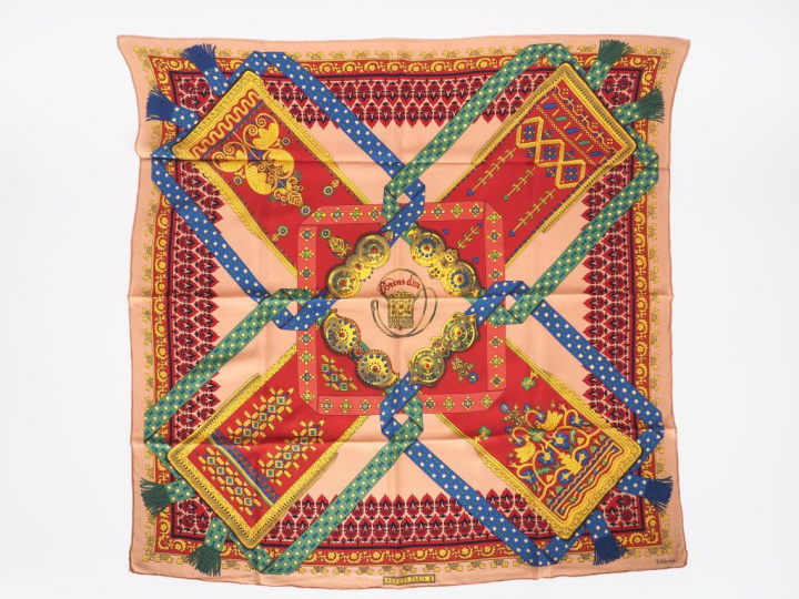 Lot de deux foulards en soie, signés : Burberry's Abadie