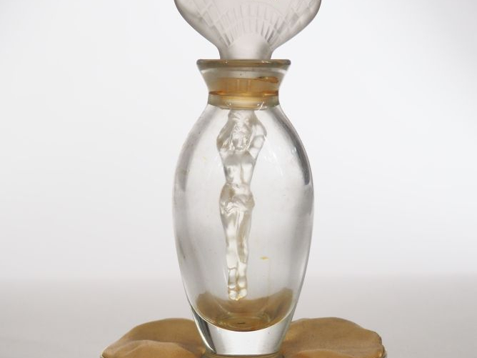 Vicky TIEL. Flacon de parfum en verre à décor de jeune femme et de coq
