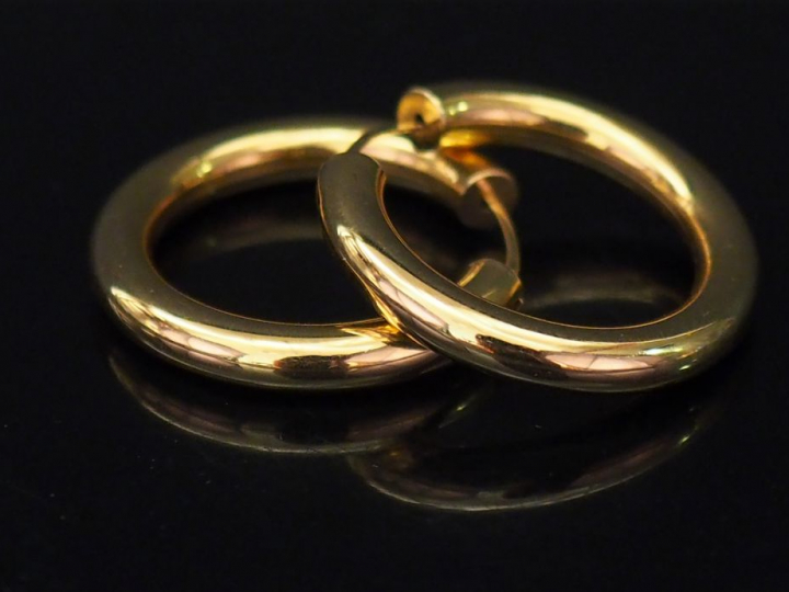 Paire de créoles en o jaune. Diam. 2,1 cm Poids. 3,80 g