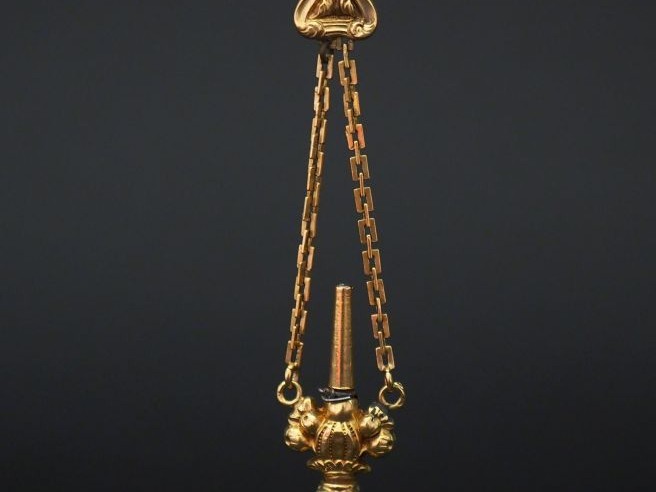 Elément de giletière Napoléon III en or jaune. Poids tel. 8,65 g  (pet