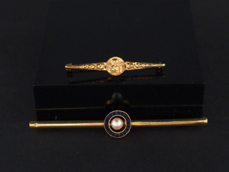 Vente aux enchères Broche barrette en or jaune, à décor d’un motif central circulaire ser