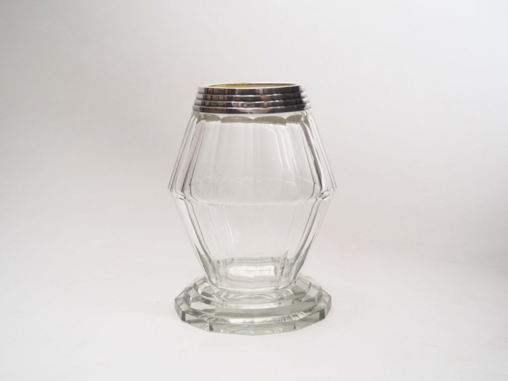 Vase en cristal de style Art déco, garniture en argent, poinçon Minerv