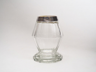Vente aux enchères Vase en cristal de style Art déco, garniture en argent, poinçon Minerv