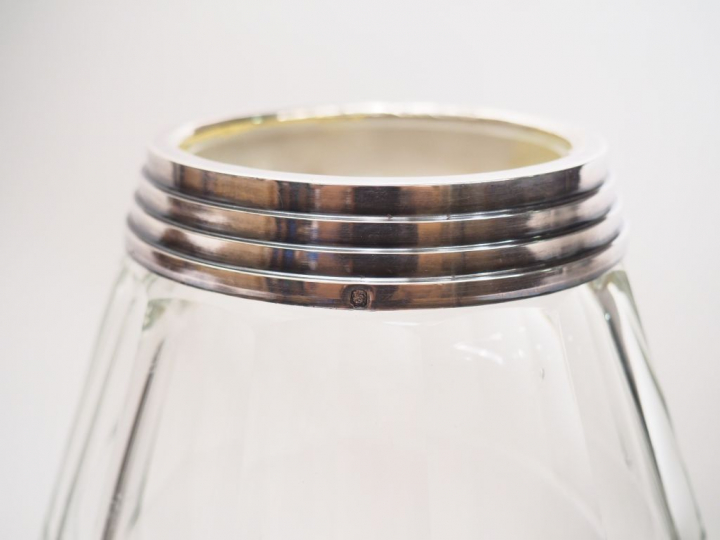 Vase en cristal de style Art déco, garniture en argent, poinçon Minerv