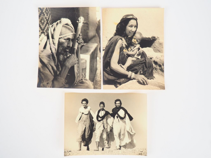 Lot de photographies sur le Maroc par le Studio Souissi : - onze au fo