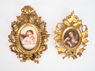 Vente aux enchères Dans deux différents cadres en bois et stuc doré de style italien : de