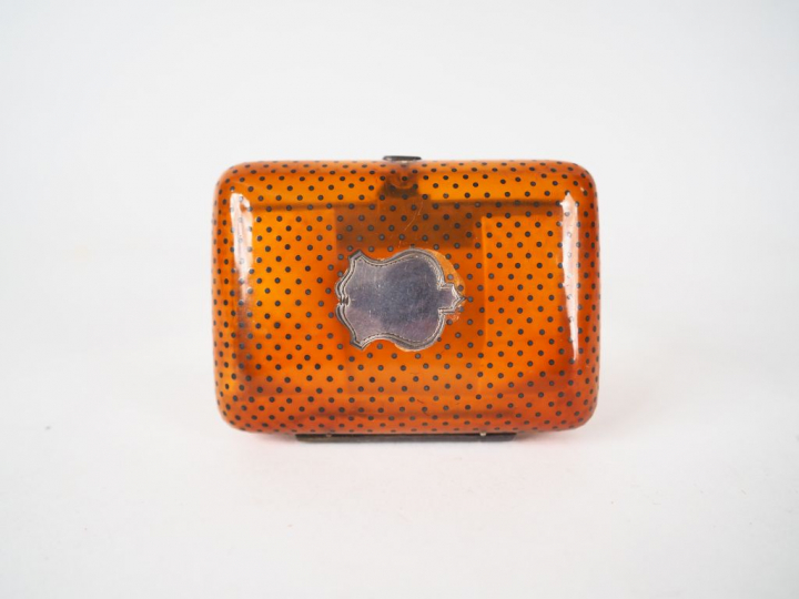 Bourse Napoléon III en écaille. 7 x 5 cm