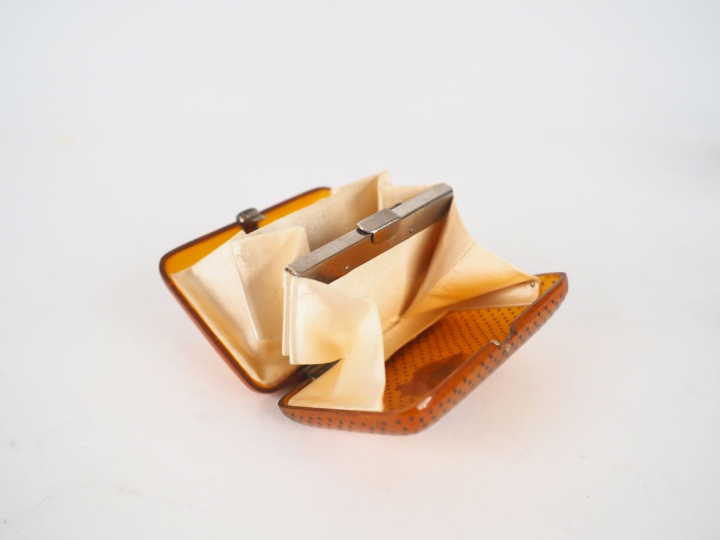 Bourse Napoléon III en écaille. 7 x 5 cm