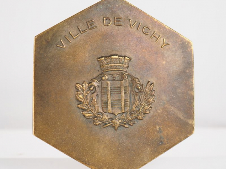 Plaque en bronze "Ville de Vichy".