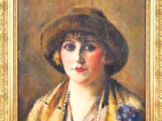 Vente aux enchères Charles GUERIN "Femme au chapeau et au collier de perles" Huile sur to