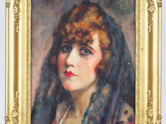 Vente aux enchères Charles GUERIN "Femme à la mantille" Huile sur toile. Monogrammée en h