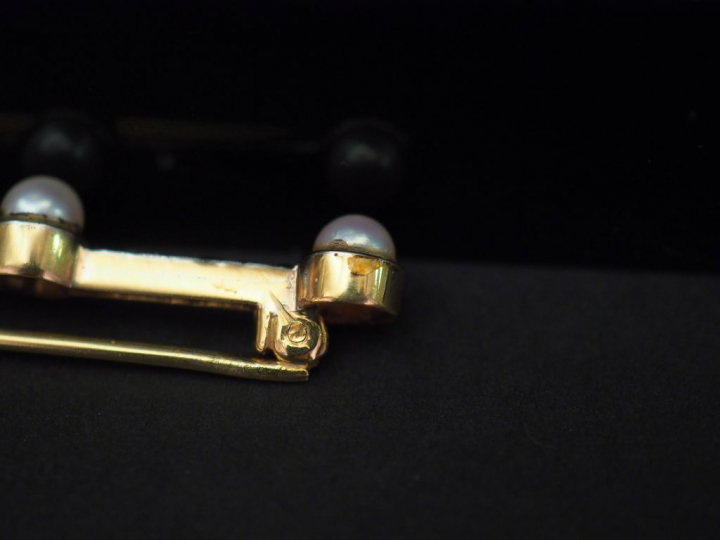 Broche barrette de style Art déco en or jaune, sertie de cinq demi per