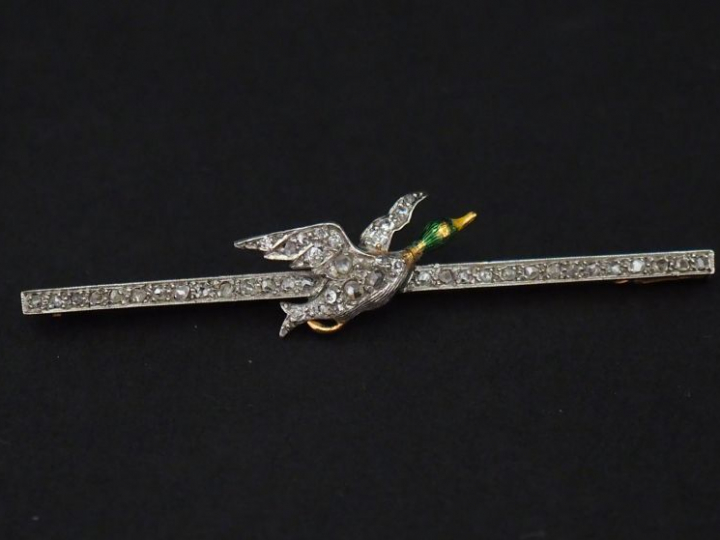 Broche barrette en or jaune, diamant et émail vert et jaune, à décor e