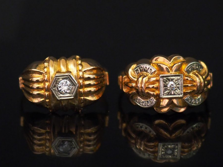 Ensemble comprenant :  - une bague de style 1940 en or jaune, sertie e